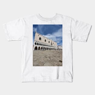 Venice Doge Palace view Kids T-Shirt